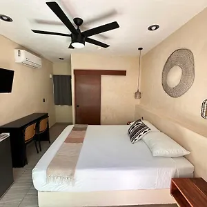 Caracol Hotel